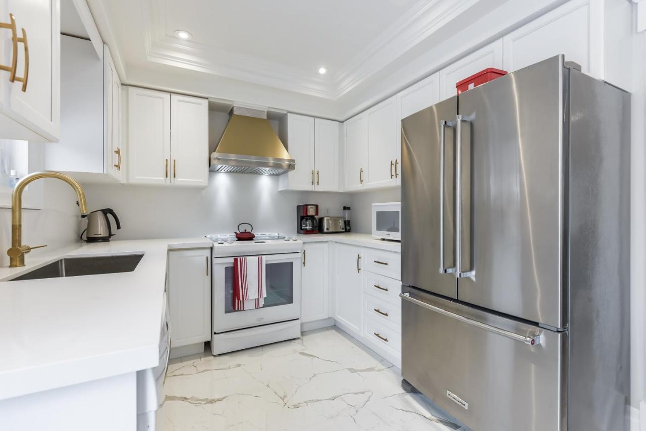Luxury Adventure, Rutherford Go Station & Wonderland Vaughan Exterior foto