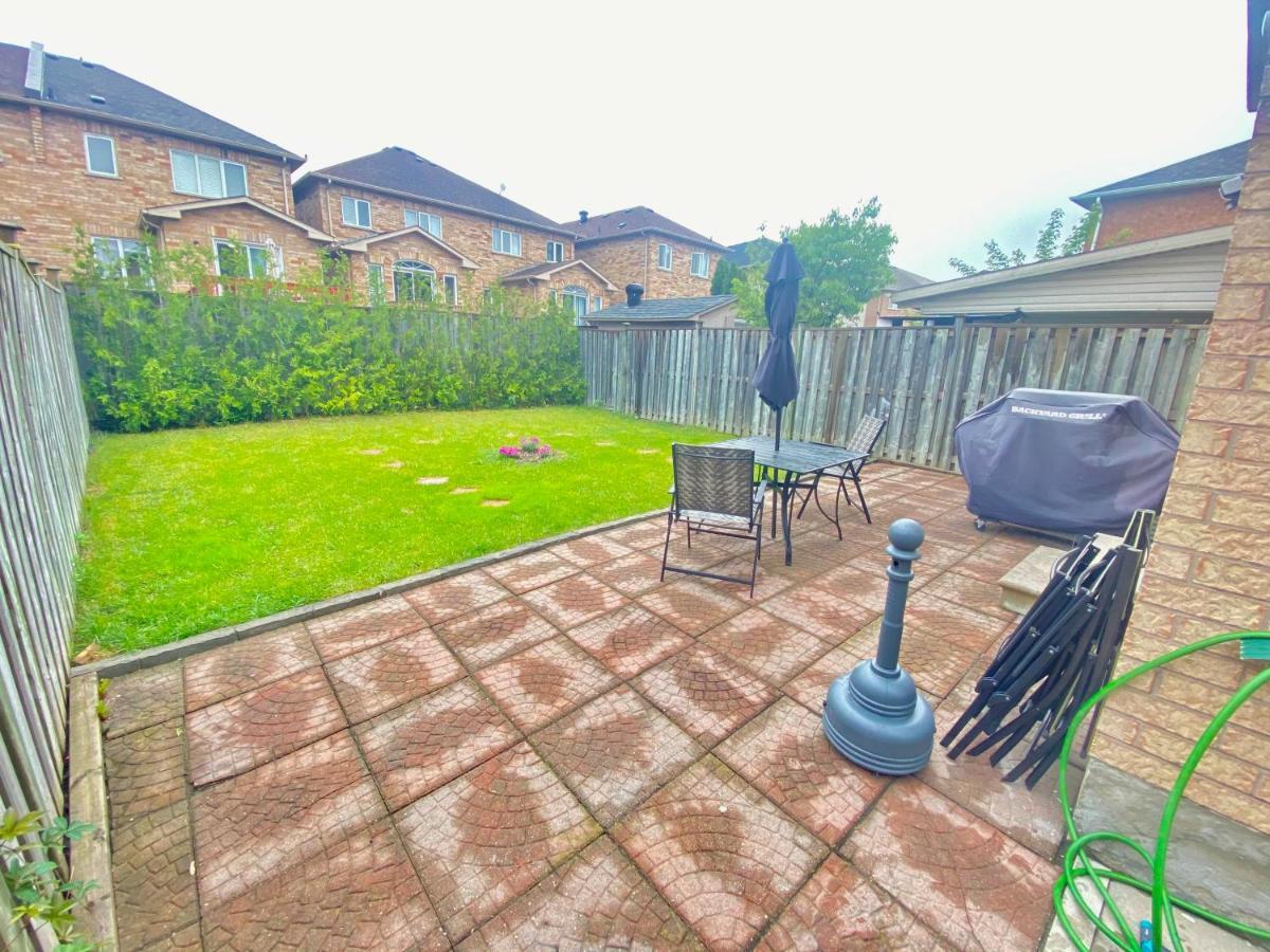 Luxury Adventure, Rutherford Go Station & Wonderland Vaughan Exterior foto